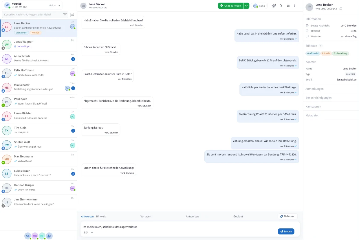 Der PulpoChat-Posteingang: die Chatliste mit der jeweils zuständigen Person, ein geöffnetes Gespräch und das Kontaktprofil.