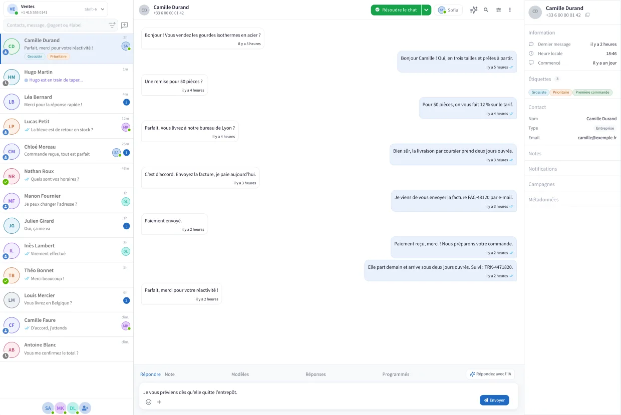 La boîte de réception PulpoChat : la liste des conversations avec leur responsable, une conversation ouverte et la fiche du contact.